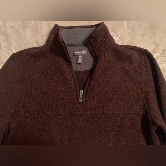 Men’s Quarter Zip Pull Over (S) - Picture 2 of 3